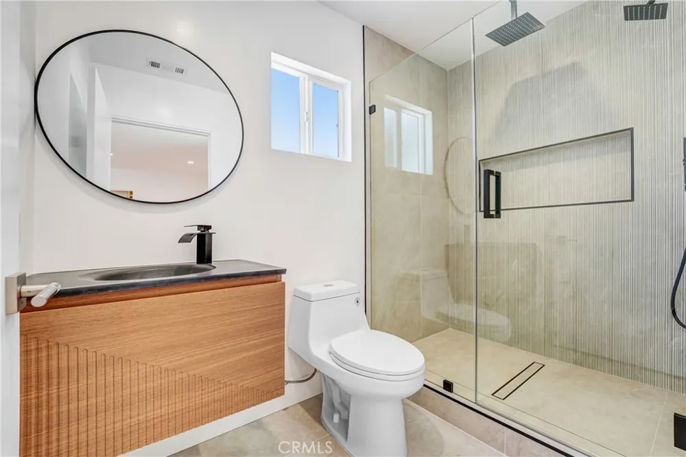 6722 Katherine Ave Van Nuys, CA 91405