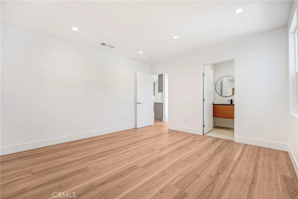 6722 Katherine Ave Van Nuys, CA 91405