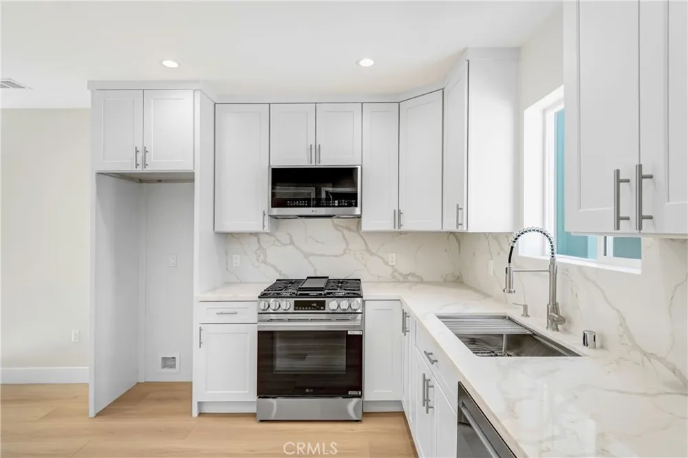 6722 Katherine Ave Van Nuys, CA 91405