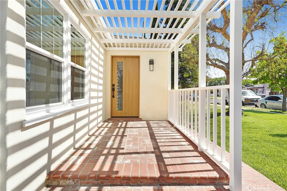 6722 Katherine Ave Van Nuys, CA 91405