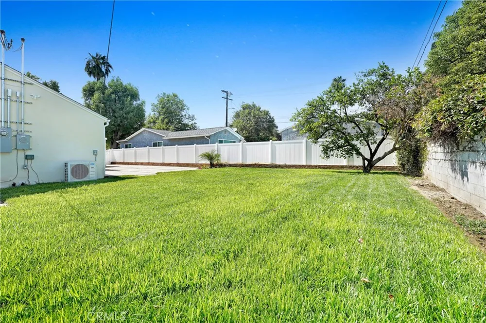 6722 Katherine Ave Van Nuys, CA 91405