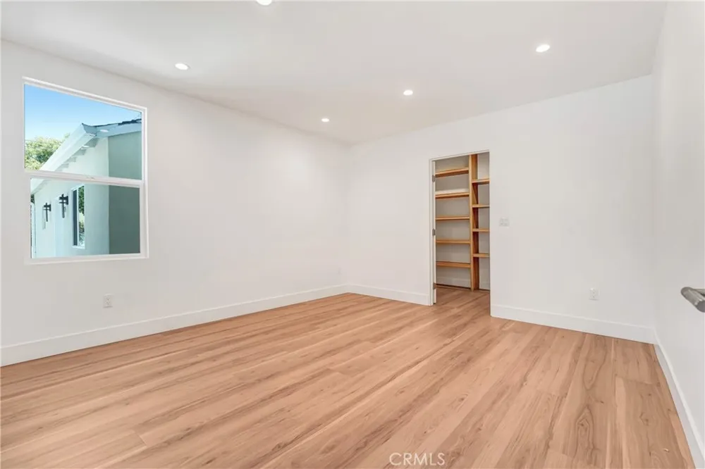 6722 Katherine Ave Van Nuys, CA 91405