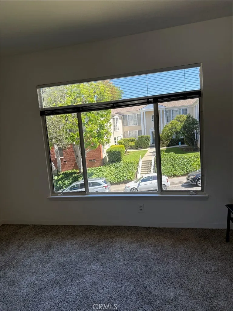 1804 Tamerlane Drive #D Glendale, CA 91208