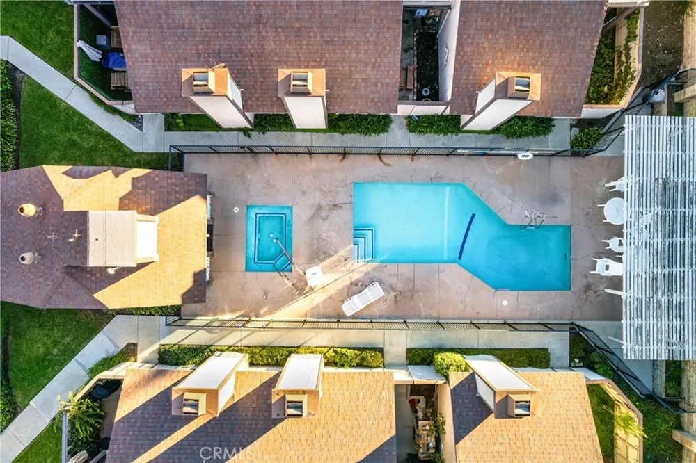 22421 Sherman Way #10 West Hills, CA 91307