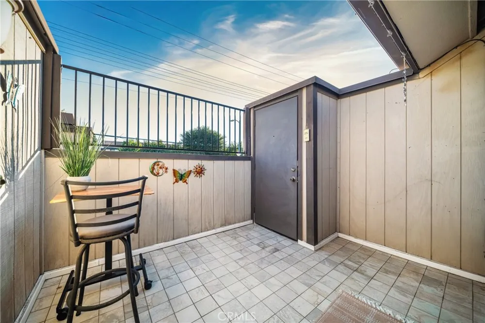 22421 Sherman Way #10 West Hills, CA 91307