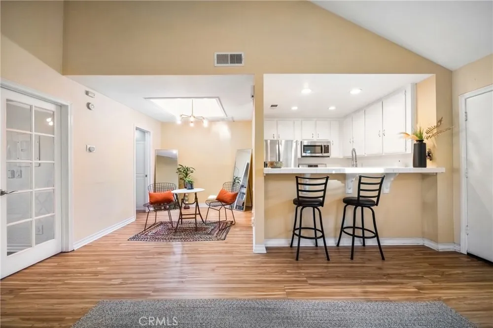 22421 Sherman Way #10 West Hills, CA 91307