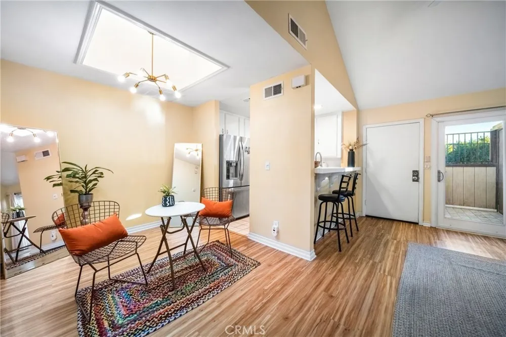 22421 Sherman Way #10 West Hills, CA 91307
