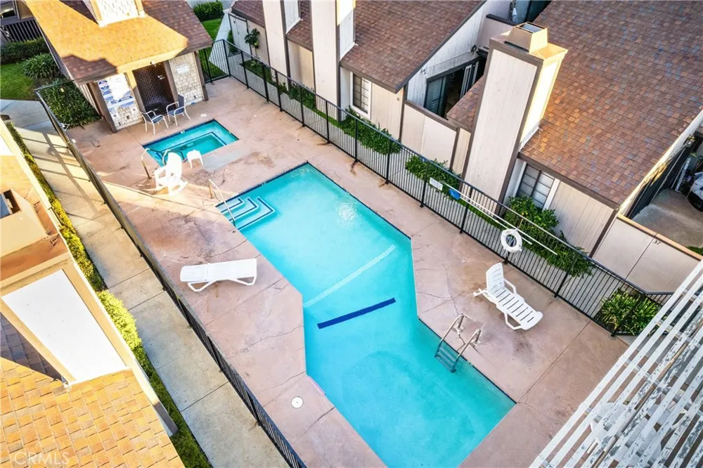22421 Sherman Way #10 West Hills, CA 91307