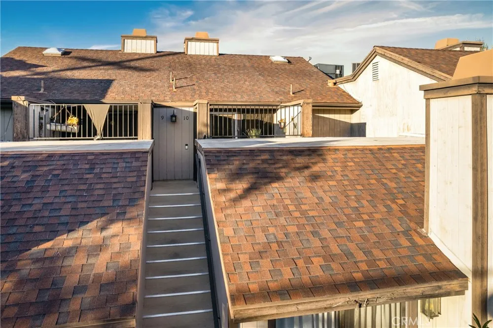 22421 Sherman Way #10 West Hills, CA 91307