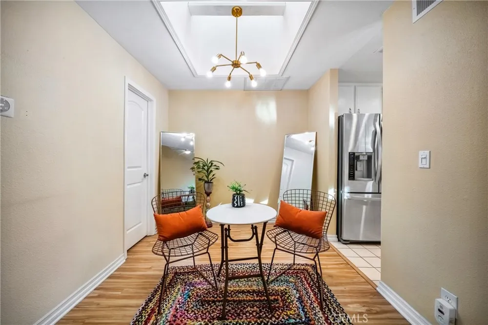 22421 Sherman Way #10 West Hills, CA 91307