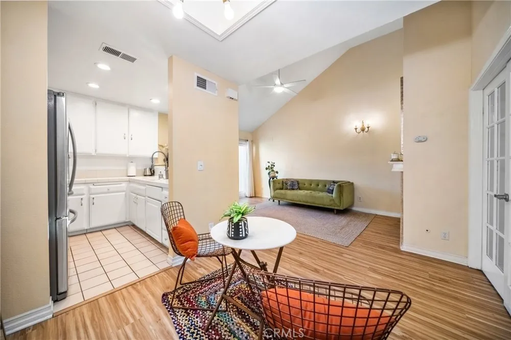 22421 Sherman Way #10 West Hills, CA 91307