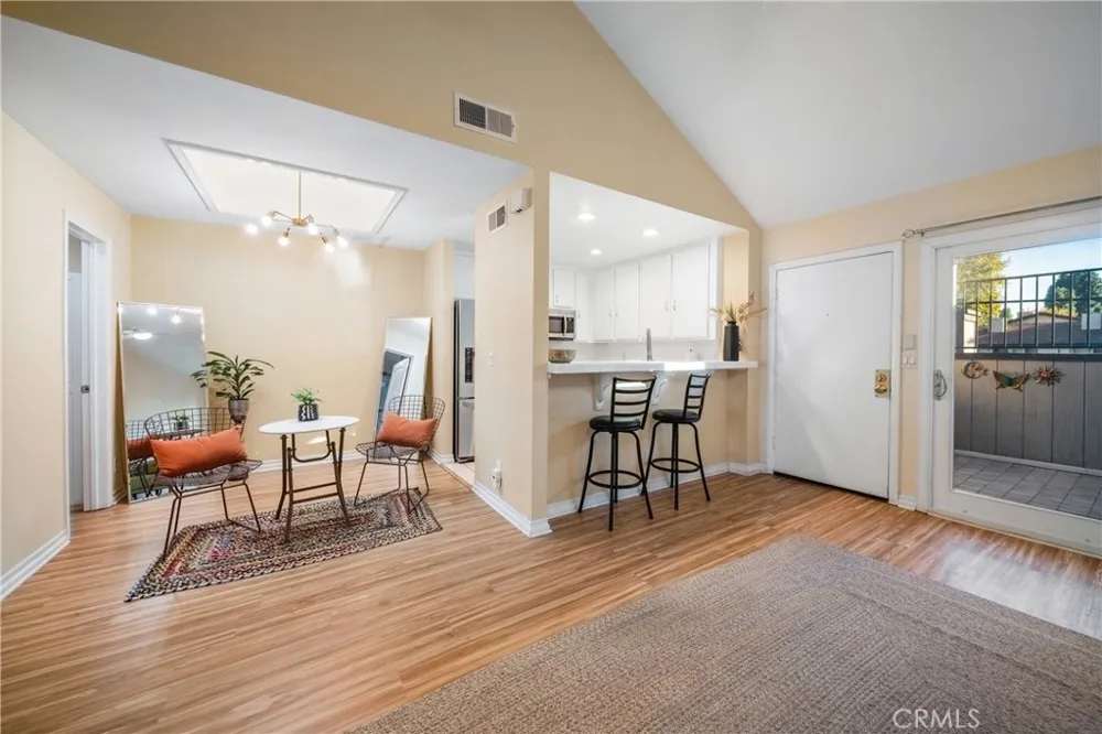 22421 Sherman Way #10 West Hills, CA 91307