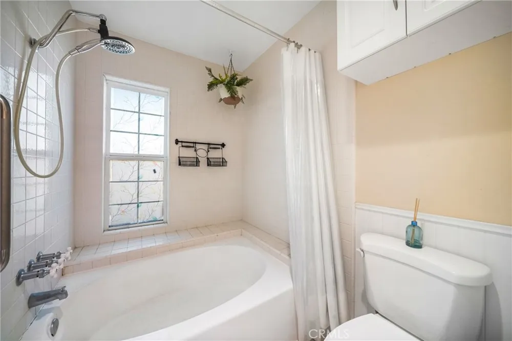 22421 Sherman Way #10 West Hills, CA 91307