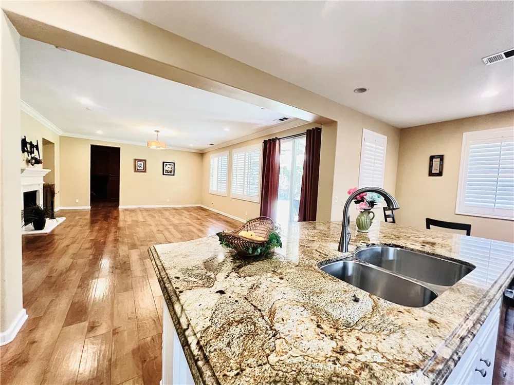 10920 Playa Del Sol Riverside, CA 92503