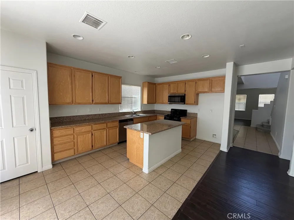 3102 San Luis Drive Lancaster, CA 93535
