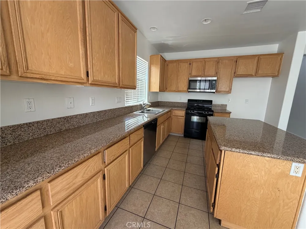 3102 San Luis Drive Lancaster, CA 93535