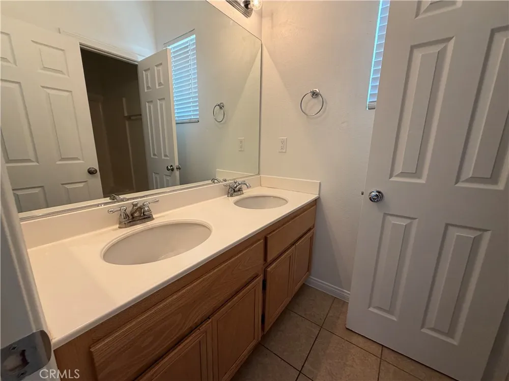 3102 San Luis Drive Lancaster, CA 93535