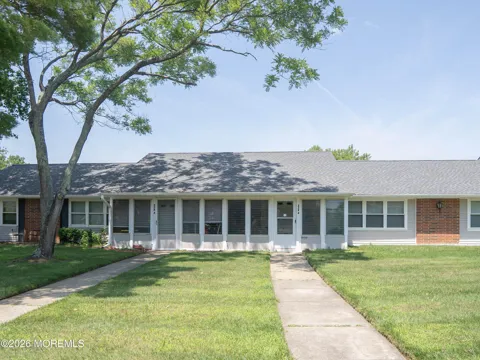228 Buckingham Court