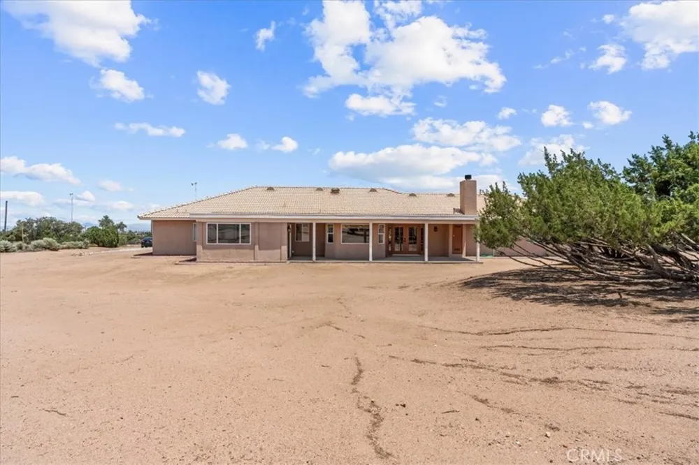 6977 kourie Way Oak Hills, CA 92344