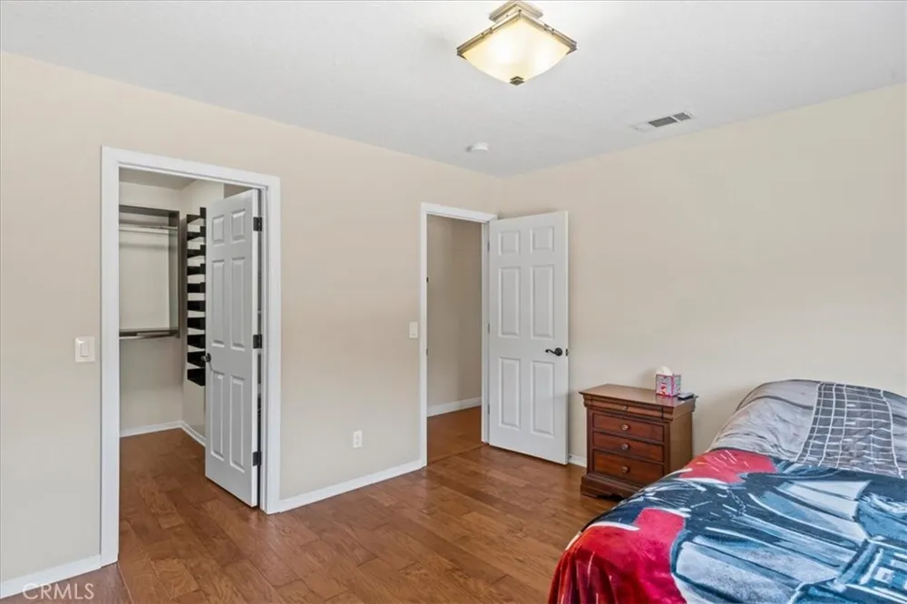 6977 kourie Way Oak Hills, CA 92344
