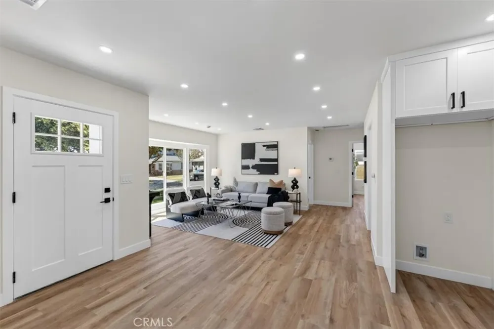 5134 Faust Lakewood, CA 90713