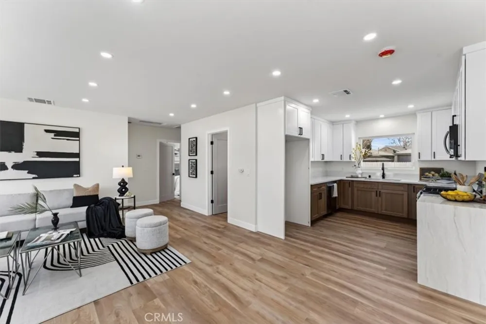 5134 Faust Lakewood, CA 90713
