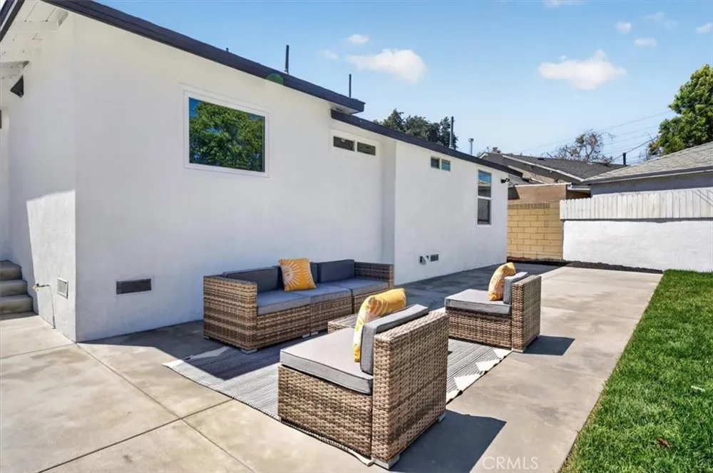 5134 Faust Lakewood, CA 90713