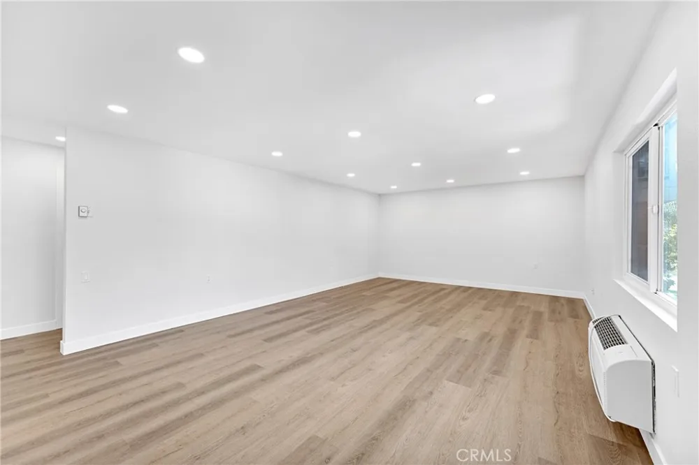 2405 Via Mariposa W Unit# 2C Laguna Woods, CA 92637