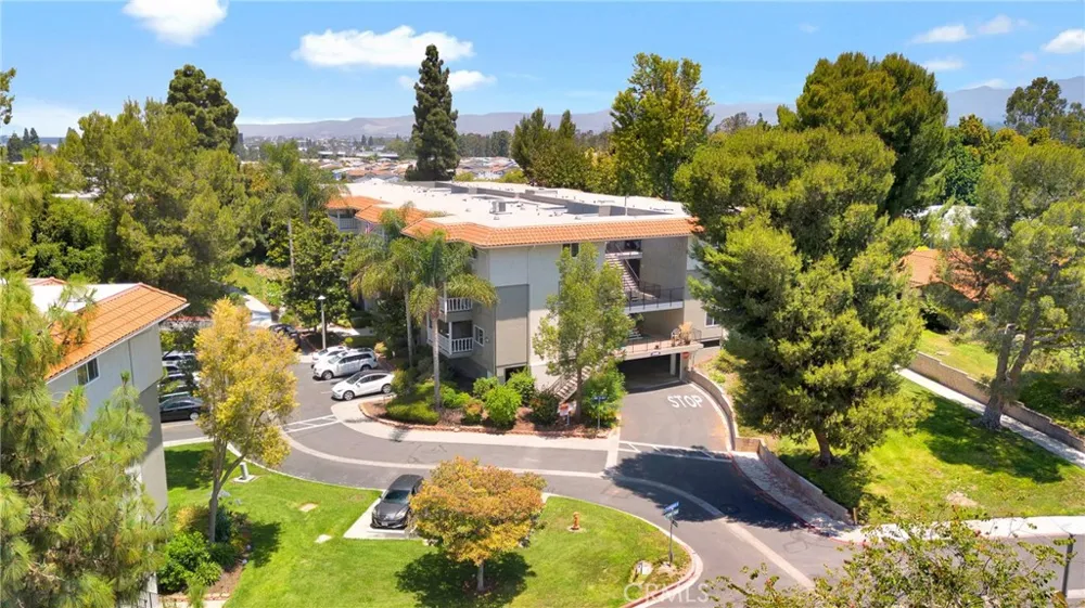 2405 Via Mariposa W Unit# 2C Laguna Woods, CA 92637