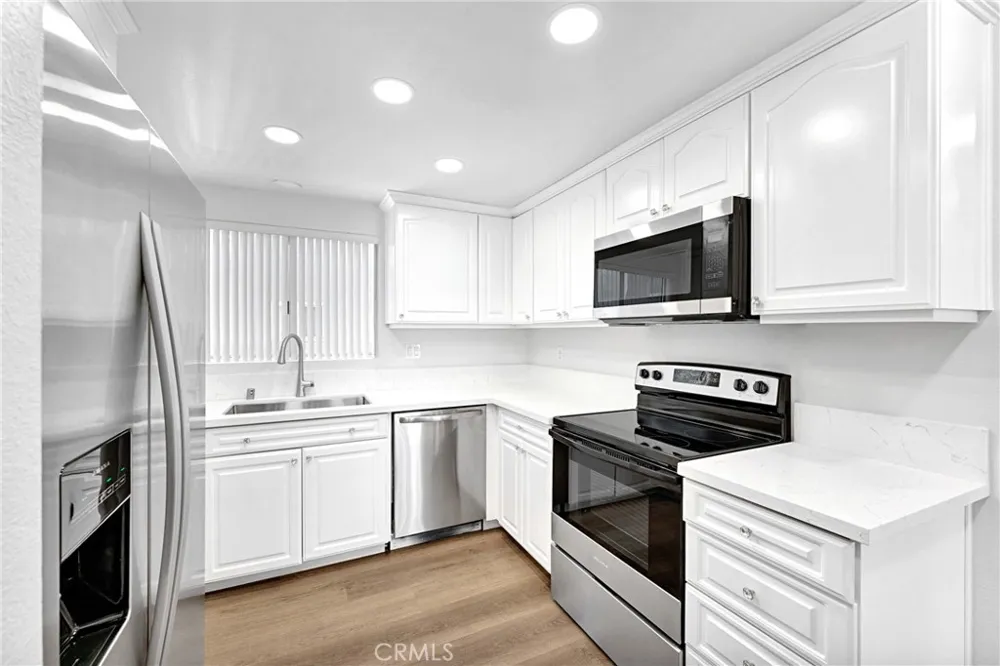 2405 Via Mariposa W Unit# 2C Laguna Woods, CA 92637