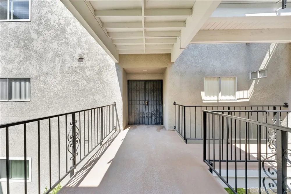 2405 Via Mariposa W Unit# 2C Laguna Woods, CA 92637