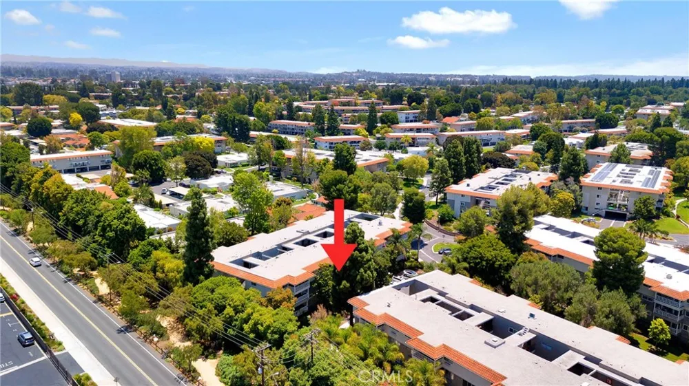 2405 Via Mariposa W Unit# 2C Laguna Woods, CA 92637