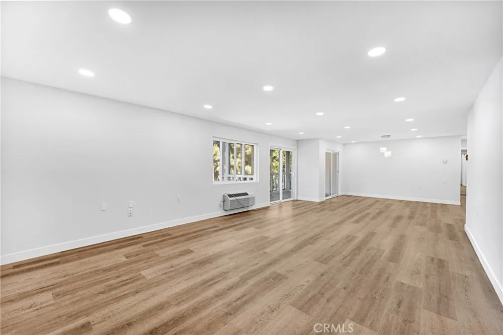 2405 Via Mariposa W Unit# 2C Laguna Woods, CA 92637