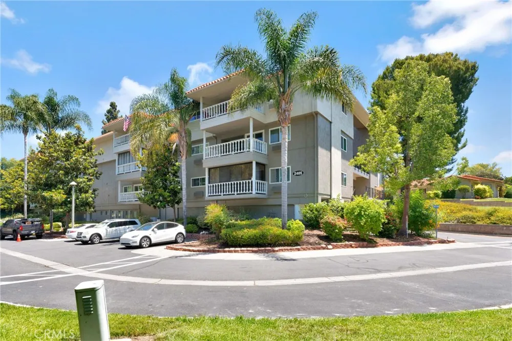2405 Via Mariposa W Unit# 2C Laguna Woods, CA 92637