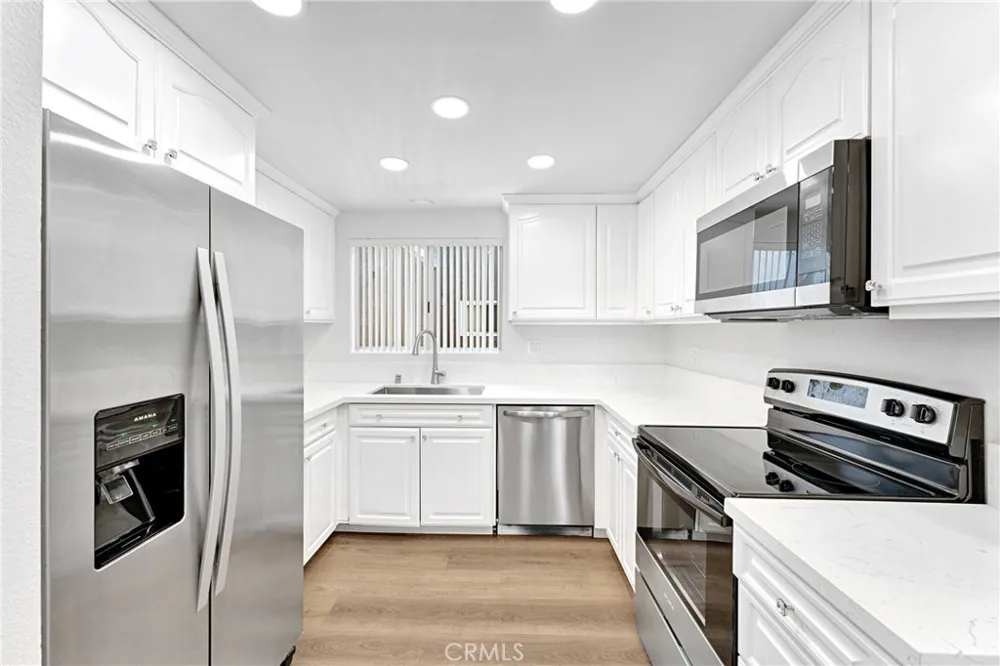 2405 Via Mariposa W Unit# 2C Laguna Woods, CA 92637