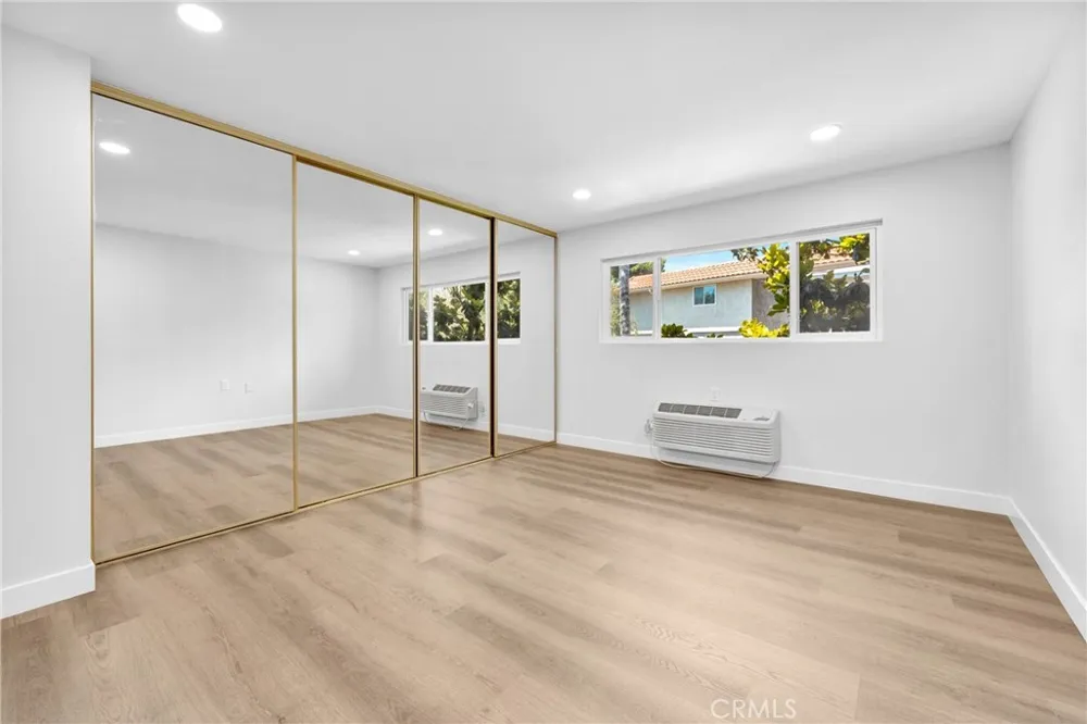 2405 Via Mariposa W Unit# 2C Laguna Woods, CA 92637