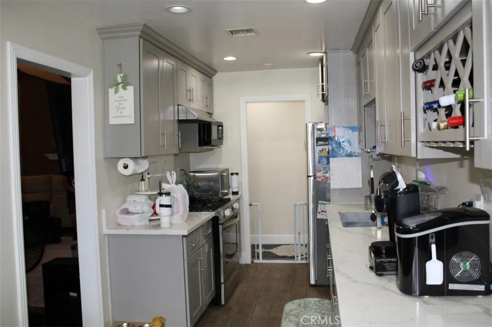 2011 W Katella #1 Anaheim, CA 92804