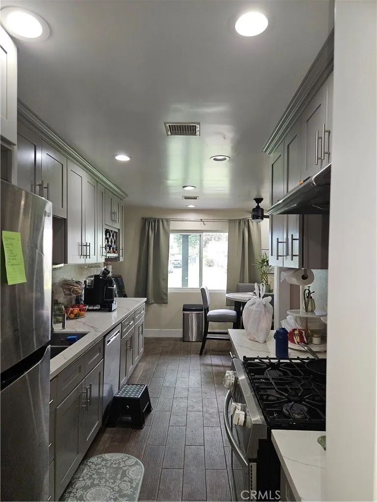 2011 W Katella #1 Anaheim, CA 92804