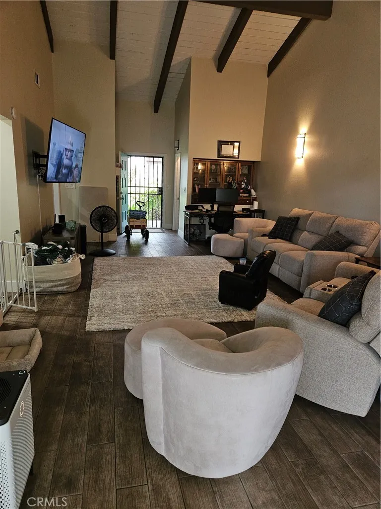 2011 W Katella #1 Anaheim, CA 92804