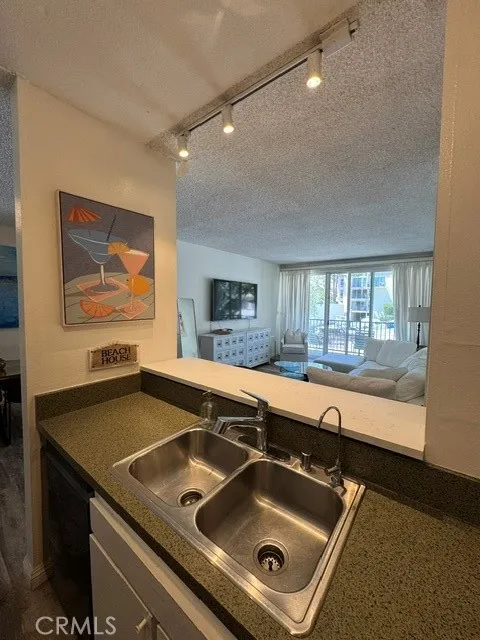 300 S Prospectors Diamond Bar, CA 91765