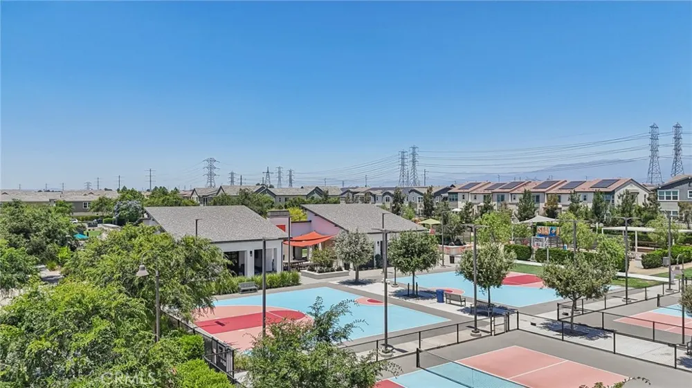 2818 E Berry Loop Privado #66 Ontario, CA 91761