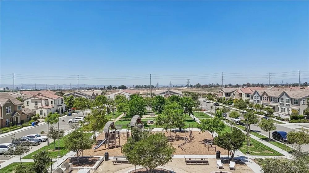 2818 E Berry Loop Privado #66 Ontario, CA 91761