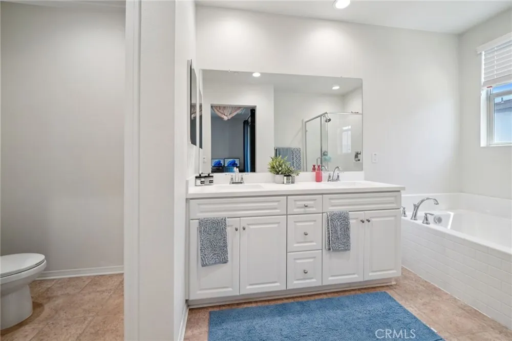 2818 E Berry Loop Privado #66 Ontario, CA 91761