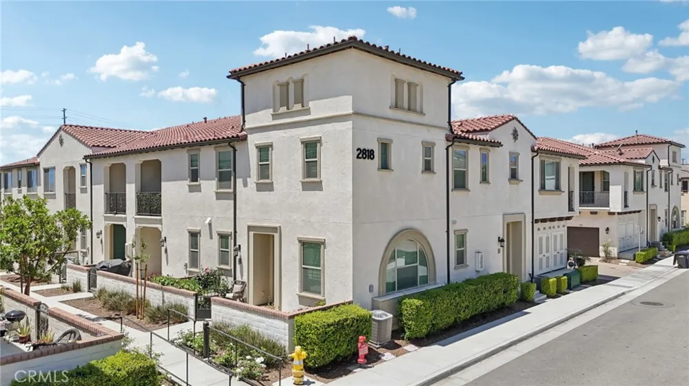 2818 E Berry Loop Privado #66 Ontario, CA 91761