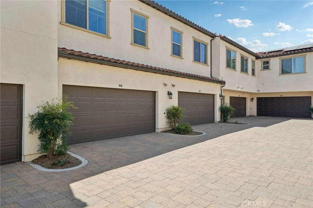 2818 E Berry Loop Privado #66 Ontario, CA 91761