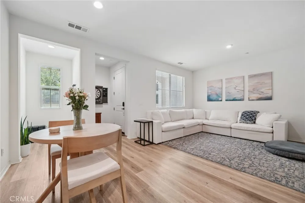 2818 E Berry Loop Privado #66 Ontario, CA 91761
