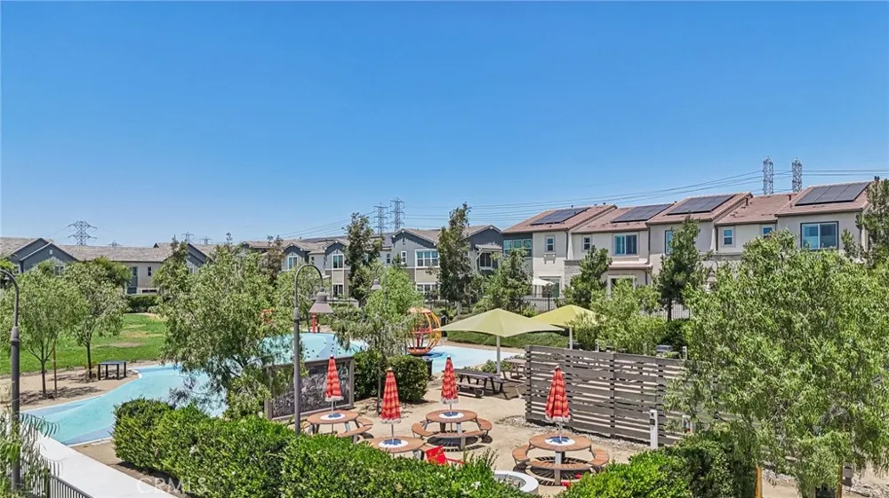 2818 E Berry Loop Privado #66 Ontario, CA 91761