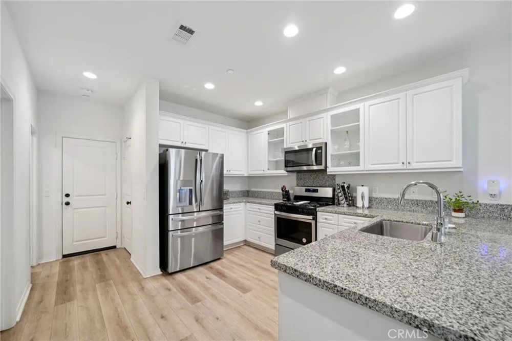 2818 E Berry Loop Privado #66 Ontario, CA 91761