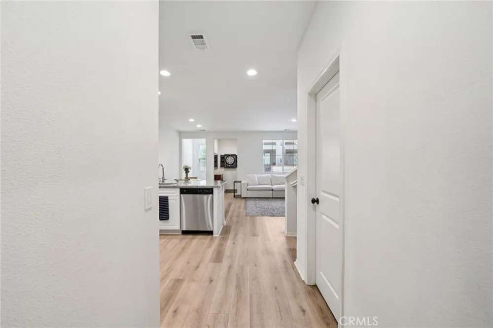 2818 E Berry Loop Privado #66 Ontario, CA 91761