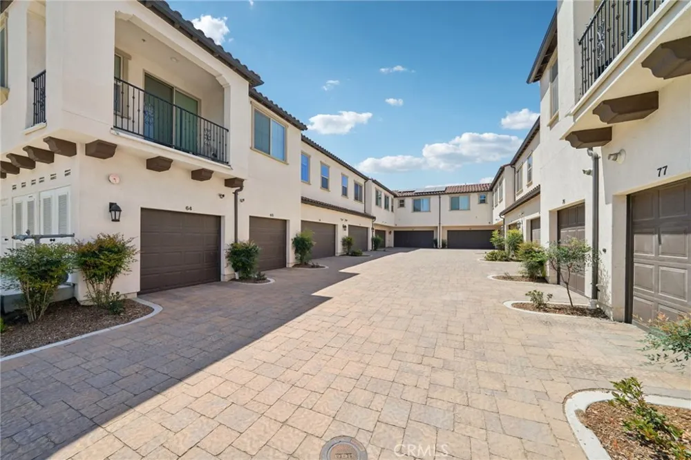 2818 E Berry Loop Privado #66 Ontario, CA 91761